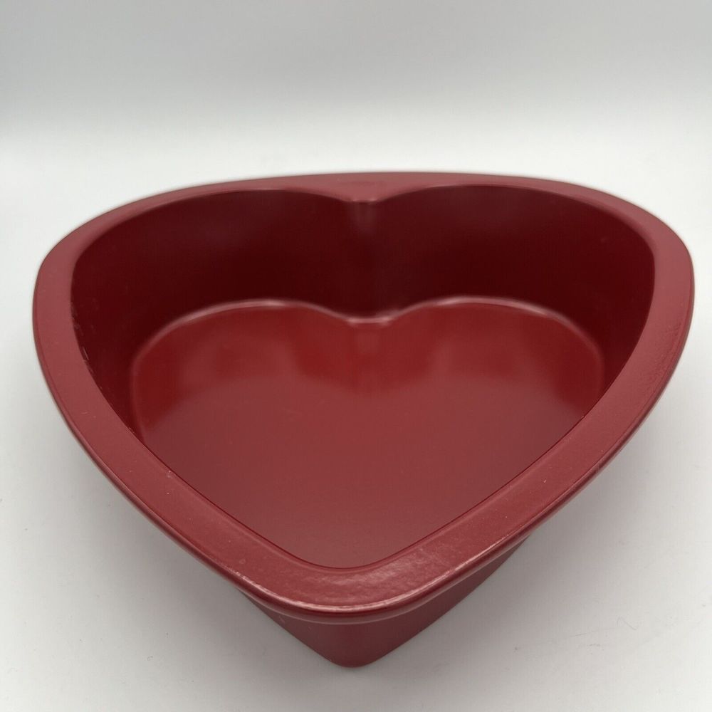 Wilton Red Heart Shaped Cake Baking Pan 9" Valentine's Day Baked Goods Love VGC